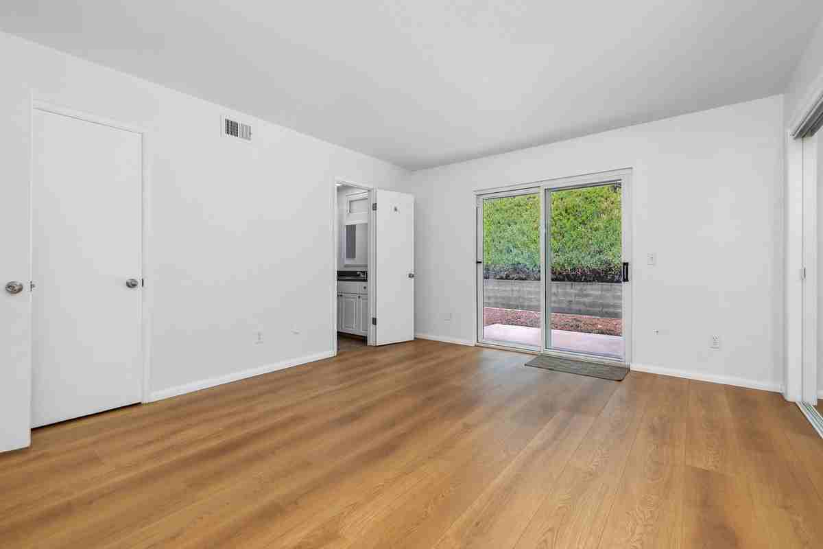 2345 Worden St #1 - Photo 4 of 29