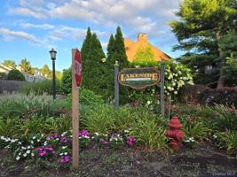 featured image of 731 Panorama Dr