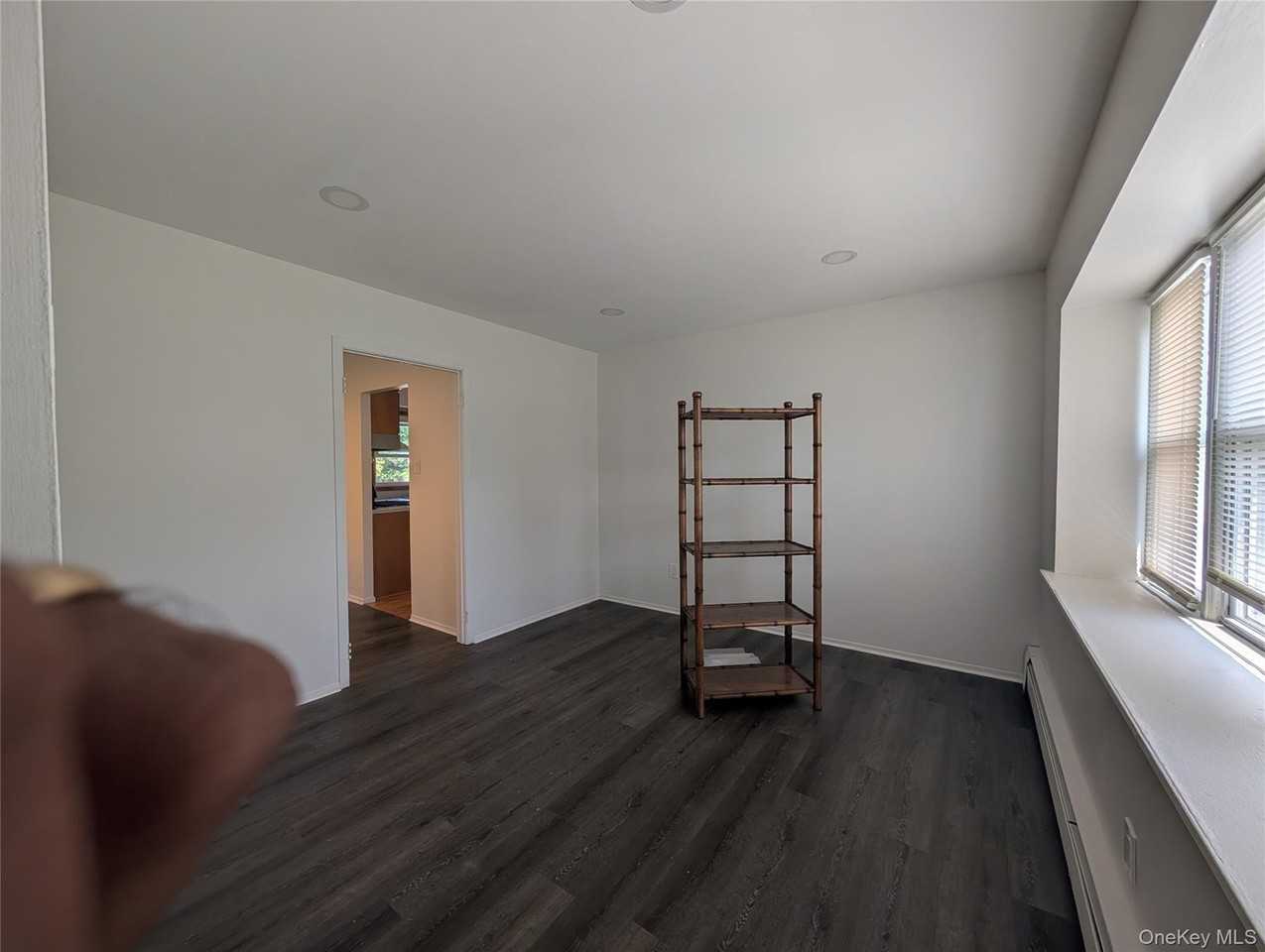 9 Maureen Ln - Photo 6 of 9
