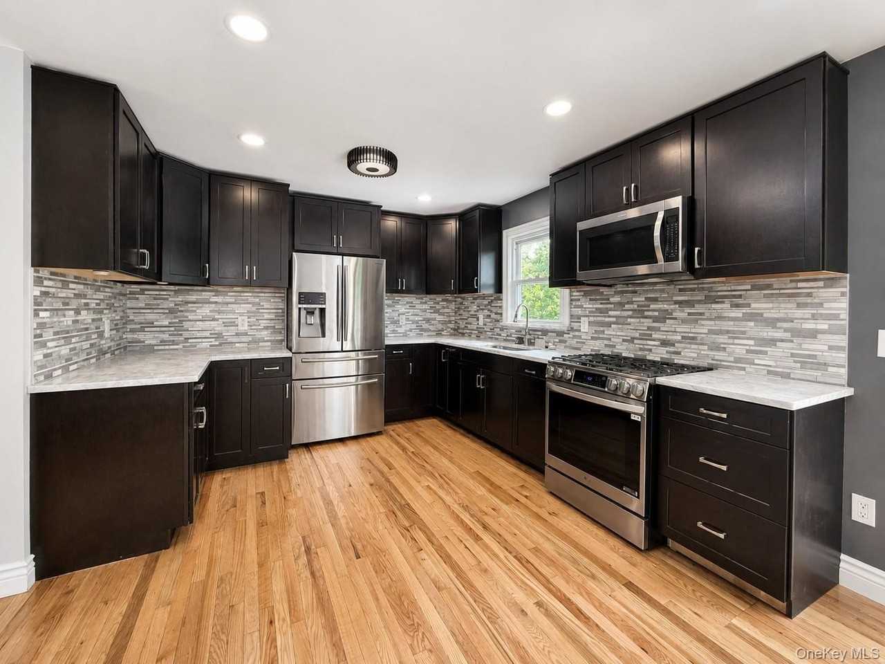 12 Dundee Cir - Photo 2 of 31