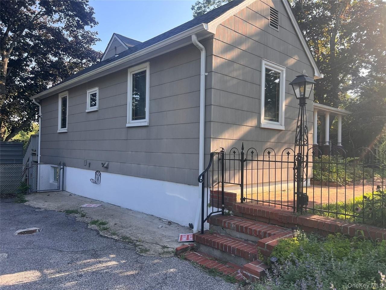 1375 W Main St - Photo 4 of 32