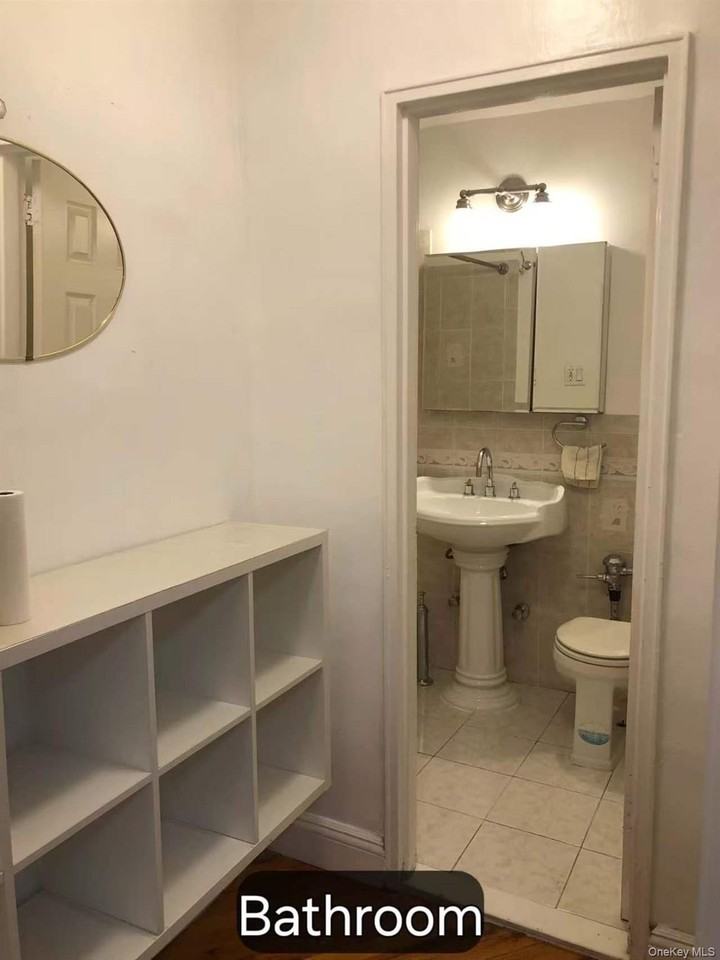 4226 81st St #5A - Photo 7 of 9