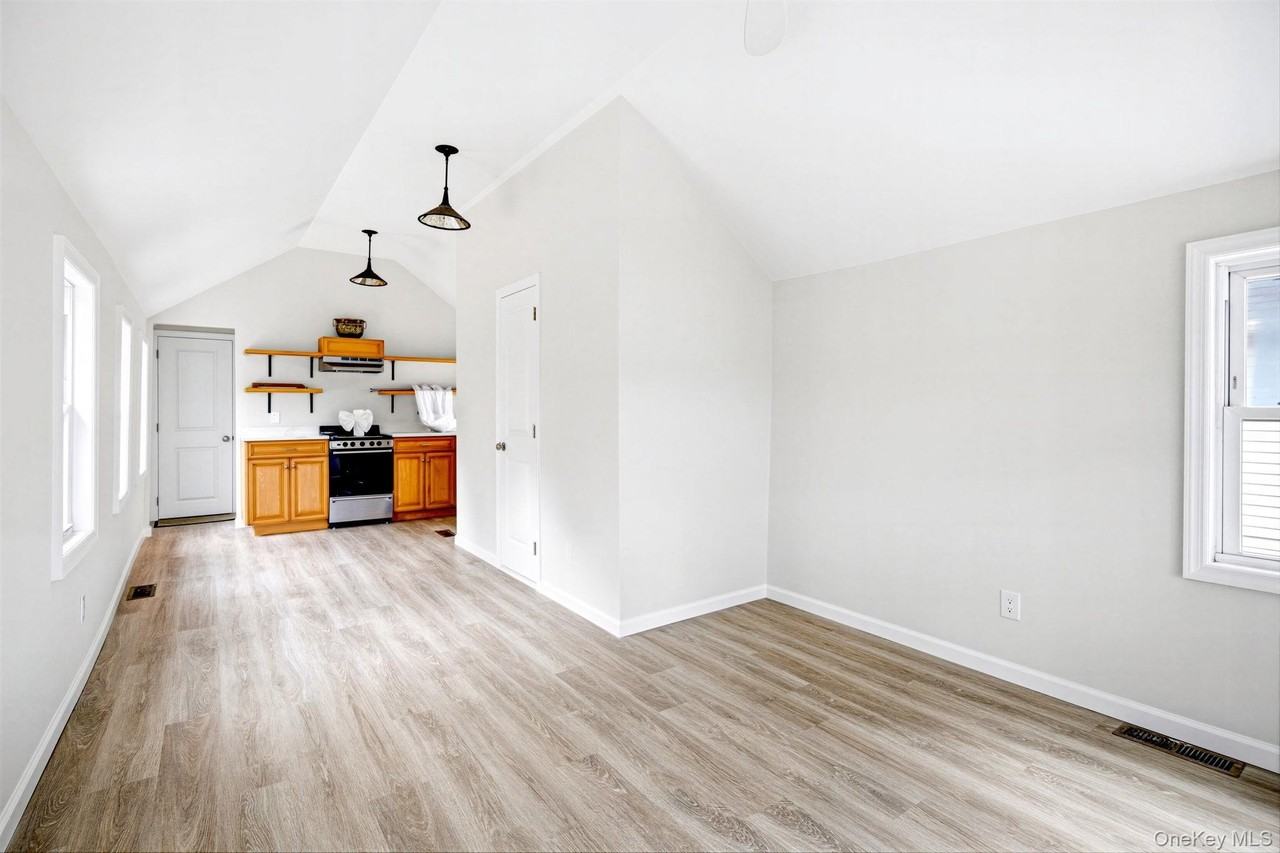 27 Walnut Ave #2 - Photo 6 of 33
