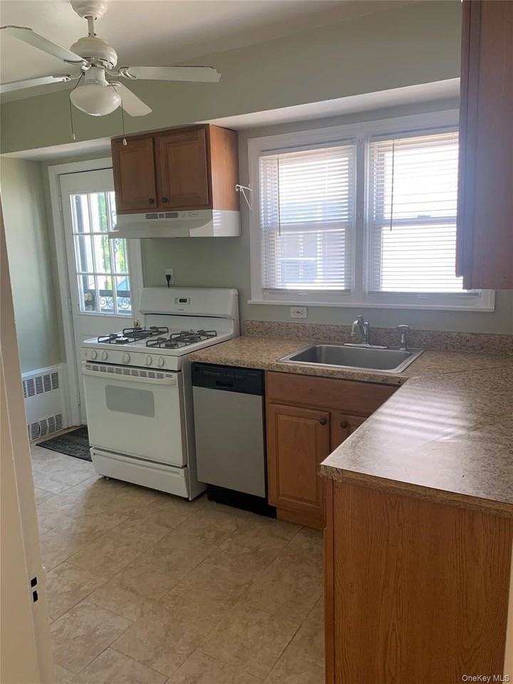 431 E Chester St - Photo 6 of 19
