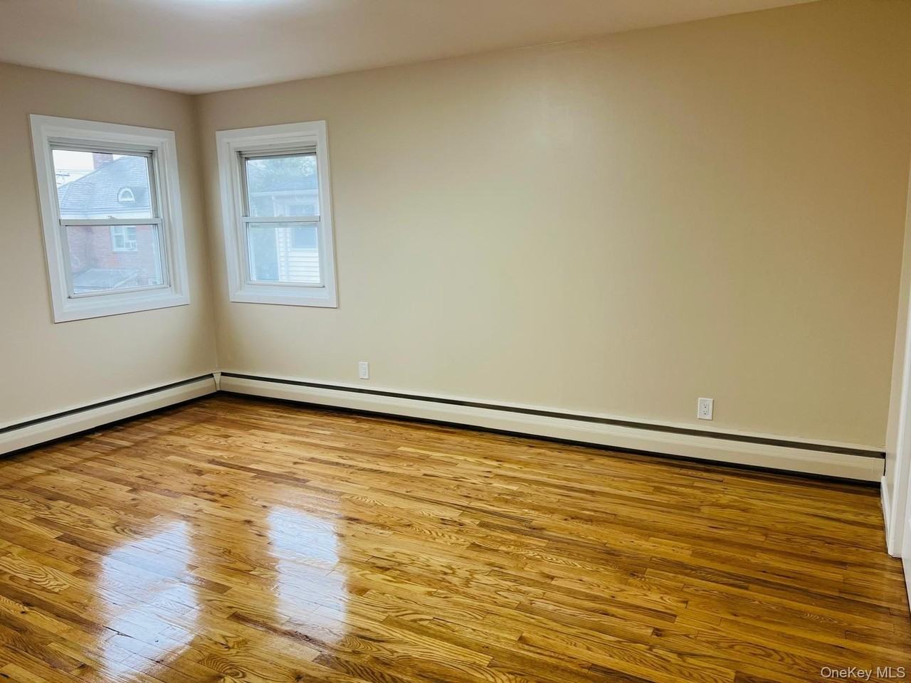 83 Gibson Blvd - Photo 4 of 20