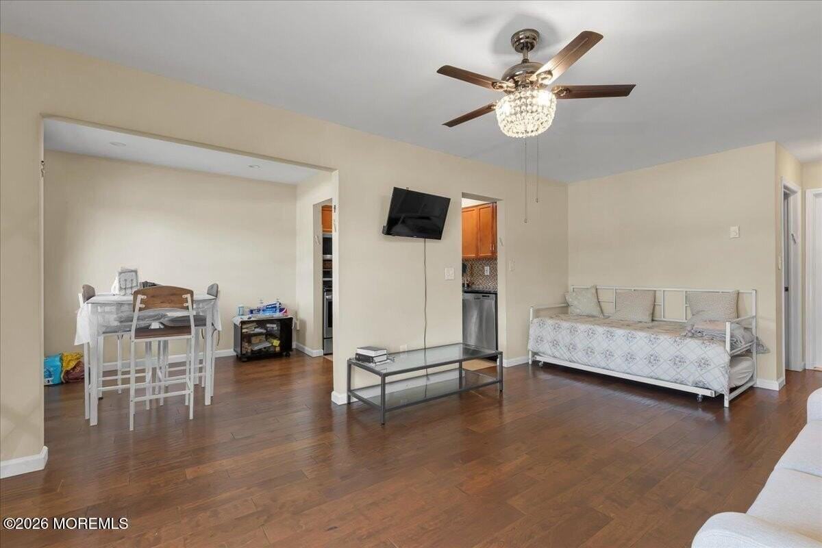 119 Avery Ave #J27 - Photo 2 of 18