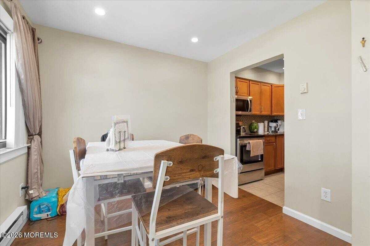 119 Avery Ave #J27 - Photo 6 of 18