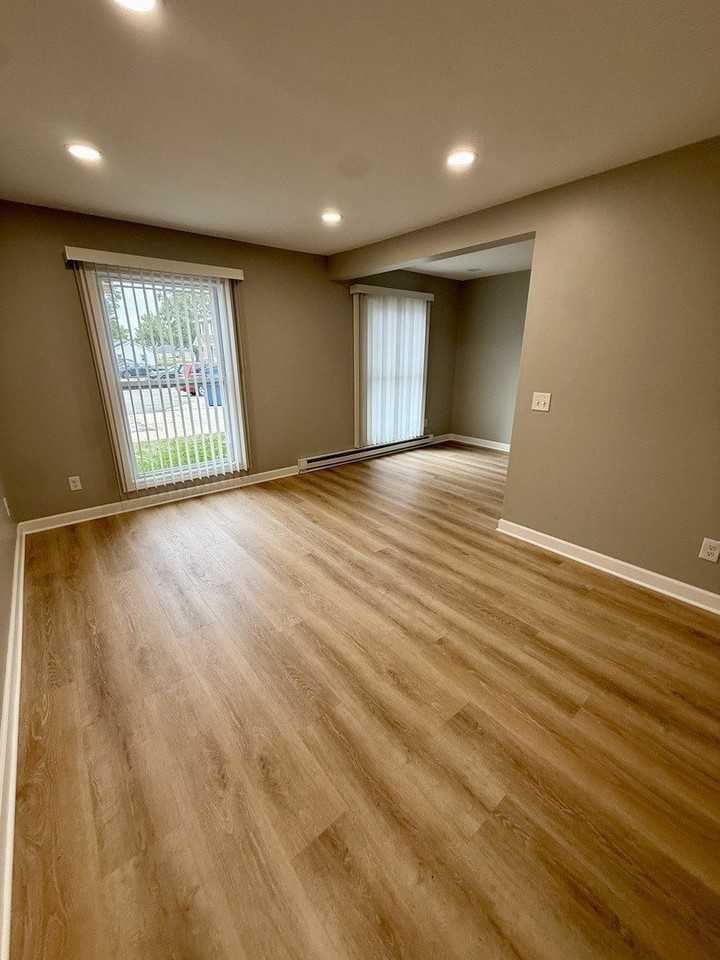 405 E Reed St #9 - Photo 4 of 8