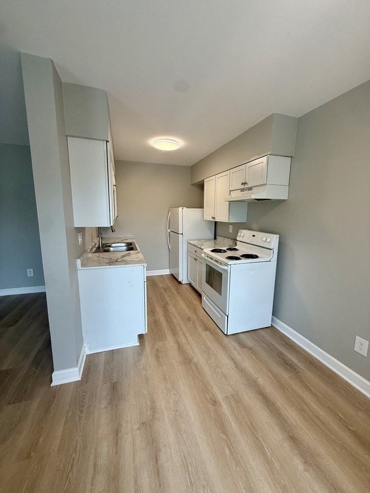 405 E Reed St #4 - Photo 4 of 9