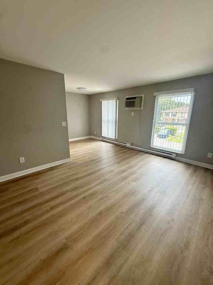 405 E Reed St #4 - Photo 6 of 9