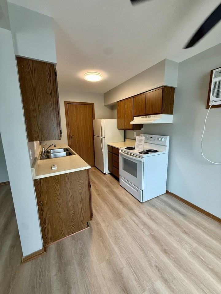 405 E Reed St #15 - Photo 2 of 8
