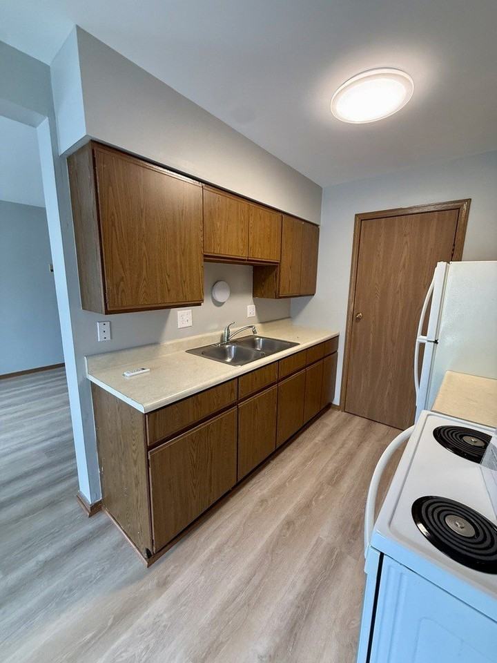 405 E Reed St #15 - Photo 3 of 8