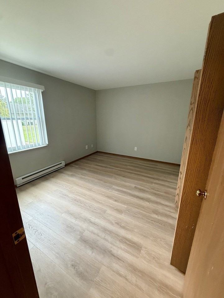 405 E Reed St #15 - Photo 7 of 8