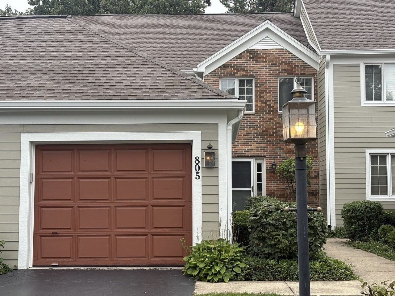 805 Suffield Sq - Photo 2 of 12