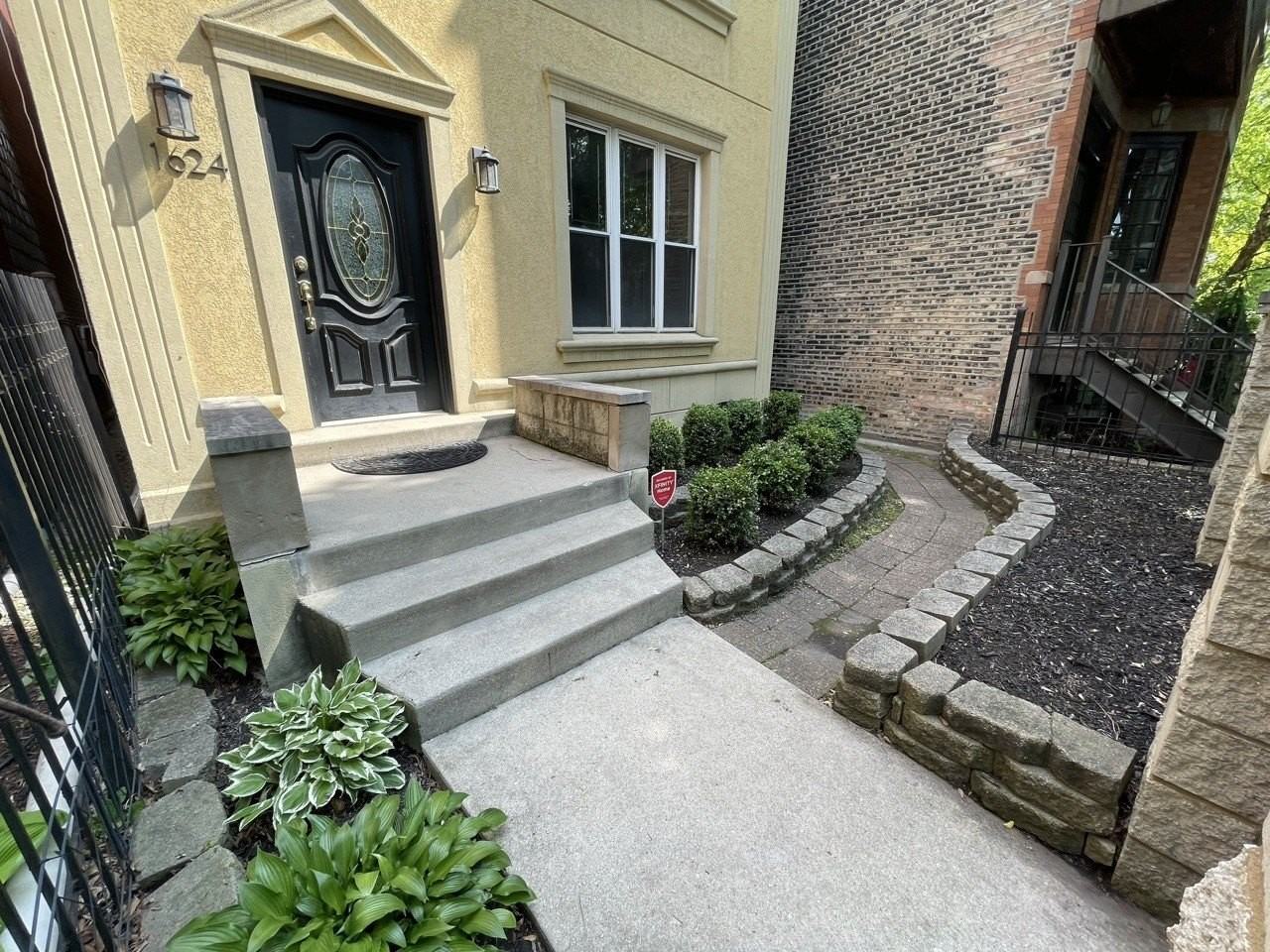1624 W Huron St #2 - Photo 2 of 18