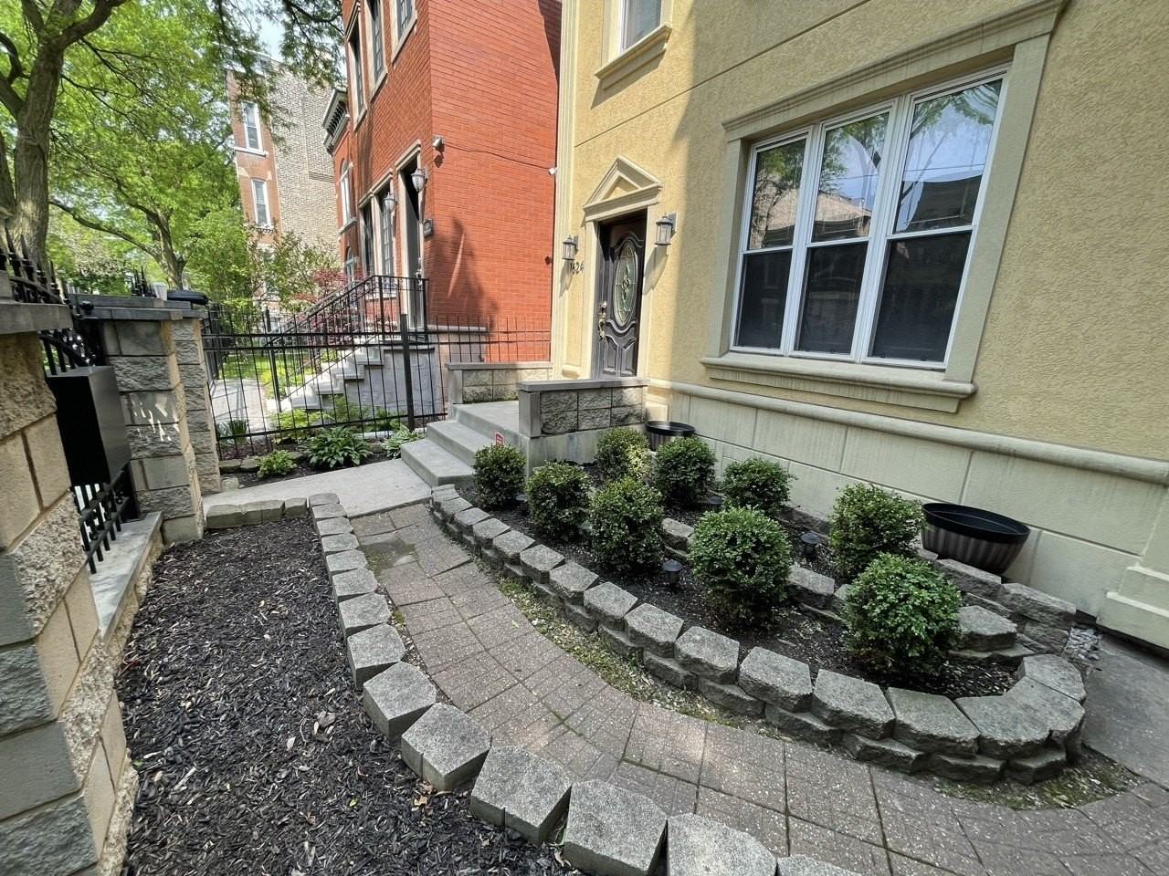 1624 W Huron St #2 - Photo 3 of 18