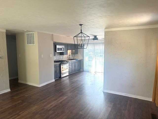 17122 Roy St - Photo 4 of 10