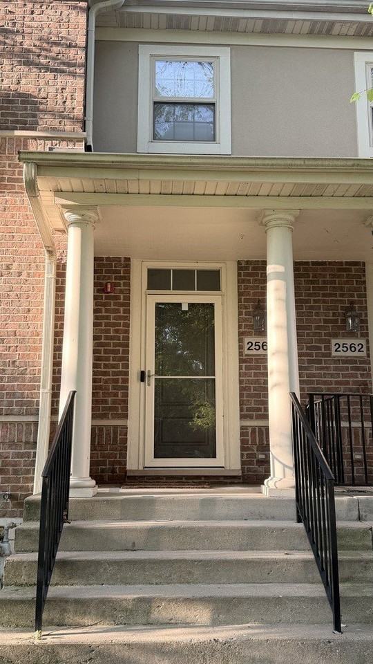 2564 Waterbury Ln #2564 - Photo 2 of 15