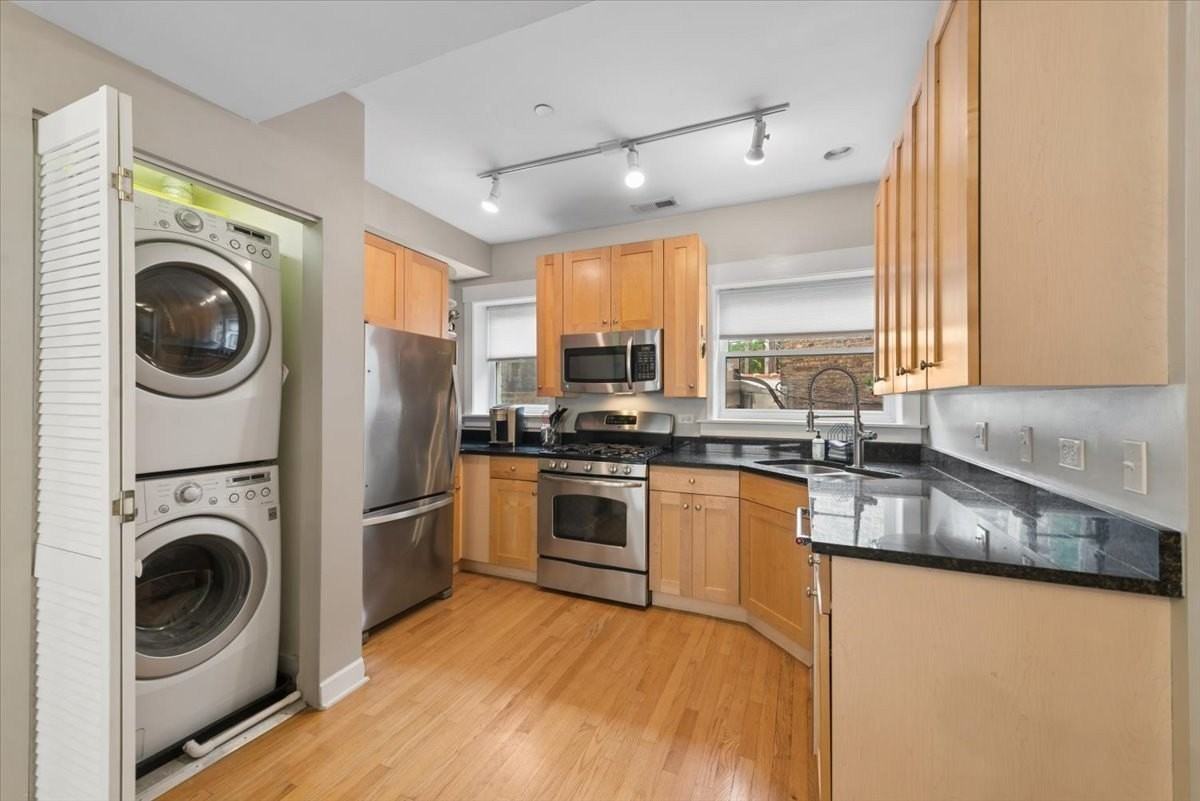 2541 Prairie Ave #1 - Photo 6 of 13