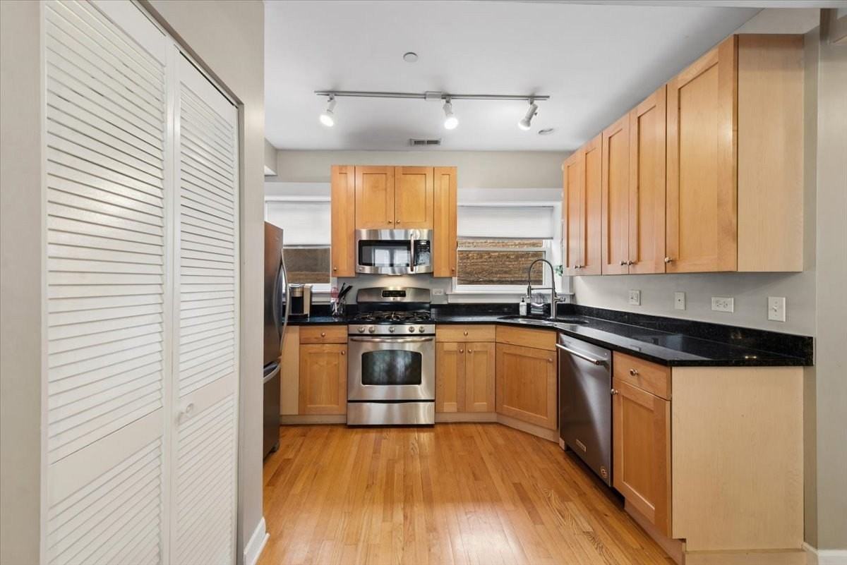 2541 Prairie Ave #1 - Photo 7 of 13