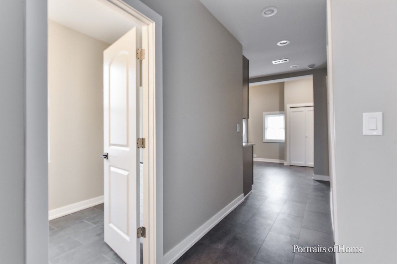 3501 W Le Moyne St #2 - Photo 4 of 16
