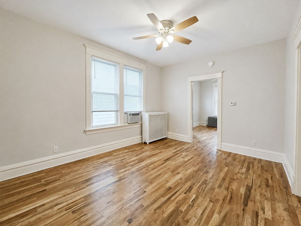 3722 N Bosworth Ave #1R - Photo 7 of 12