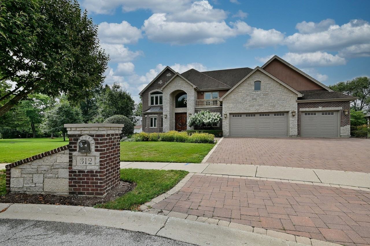 312 Felicia Ct - Photo 3 of 50