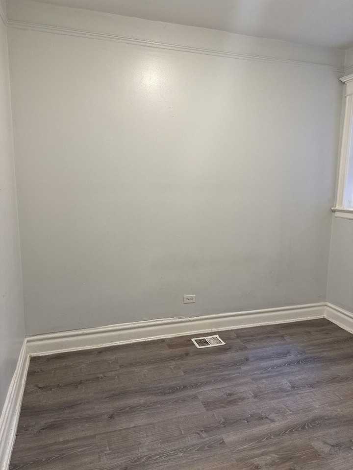 6344 S Eberhart Ave #1 - Photo 5 of 21
