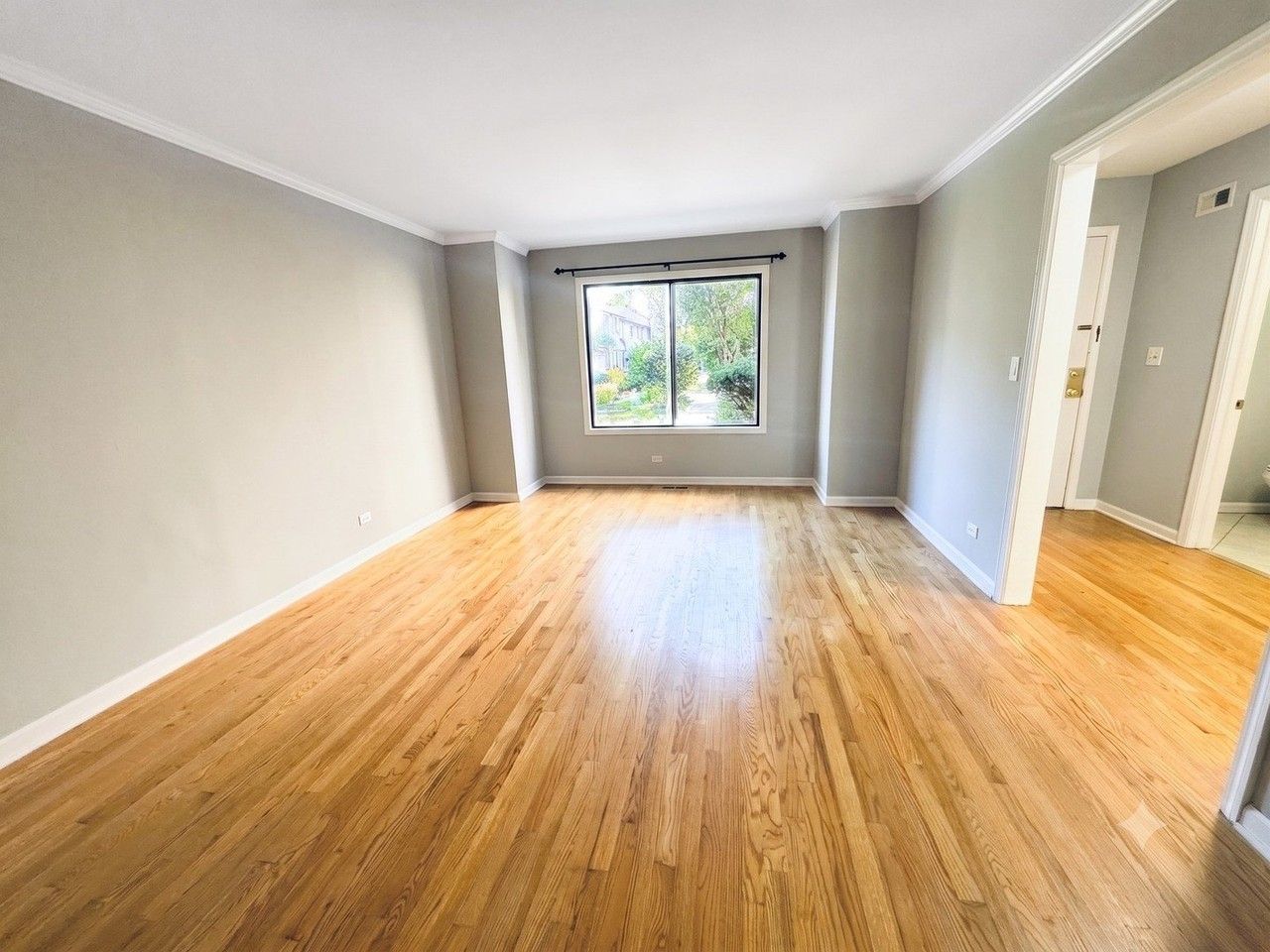 1750 Henley St #25 - Photo 3 of 16