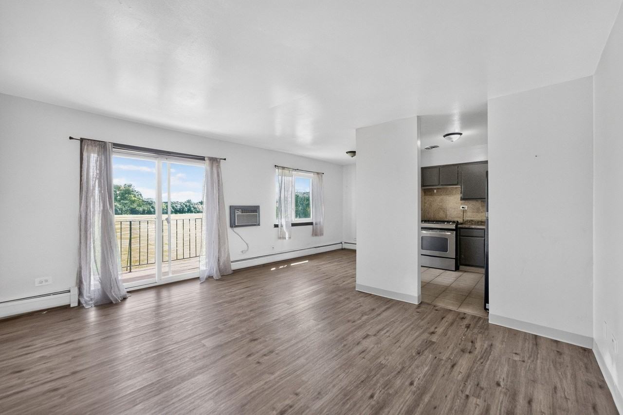 824 W College Blvd #201 - Photo 2 of 12