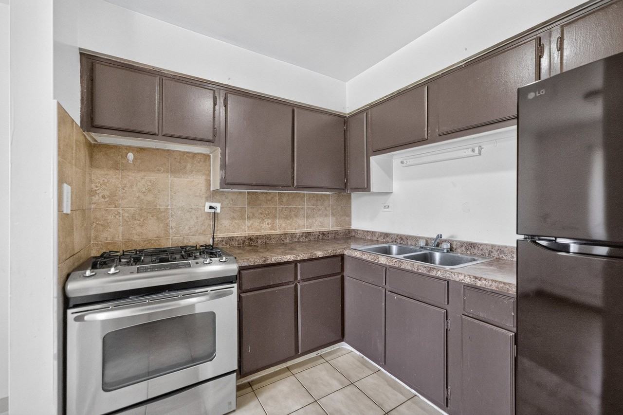 824 W College Blvd #201 - Photo 5 of 12