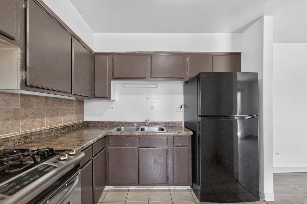 824 W College Blvd #201 - Photo 6 of 12