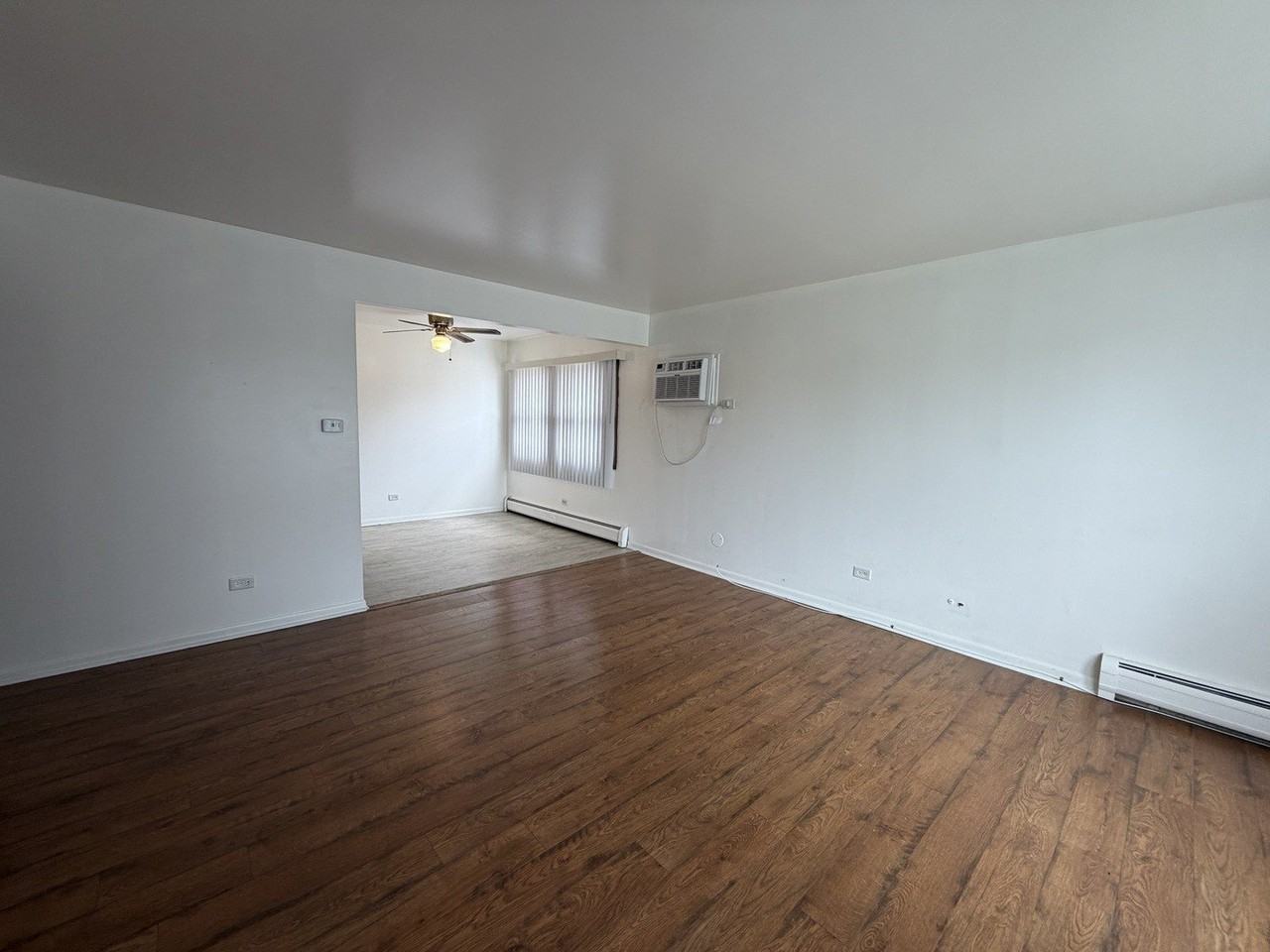 4549 Forest Ave #2S - Photo 2 of 8