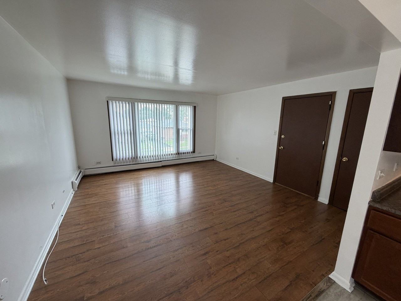 4549 Forest Ave #2S - Photo 3 of 8