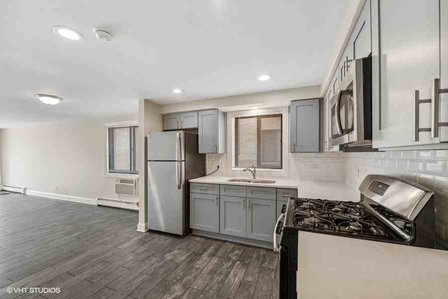 3940 N Narragansett Ave #3S - Photo 4 of 16