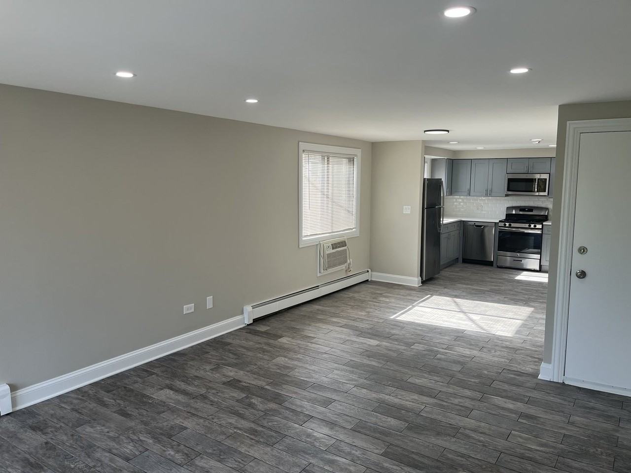 3940 N Narragansett Ave #3S - Photo 7 of 16