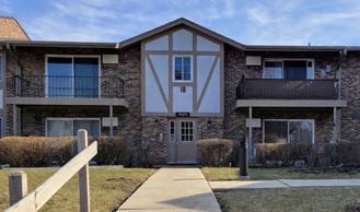 9S220 S Frontage Rd - Photo 1 of 1