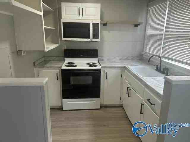 806 Russell St Ne - Photo 3 of 8