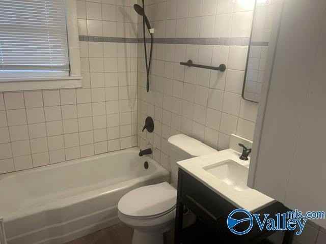 806 Russell St Ne - Photo 7 of 8