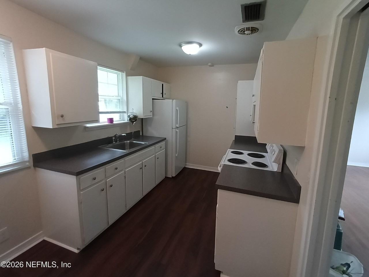 4919 Avent Dr - Photo 2 of 12