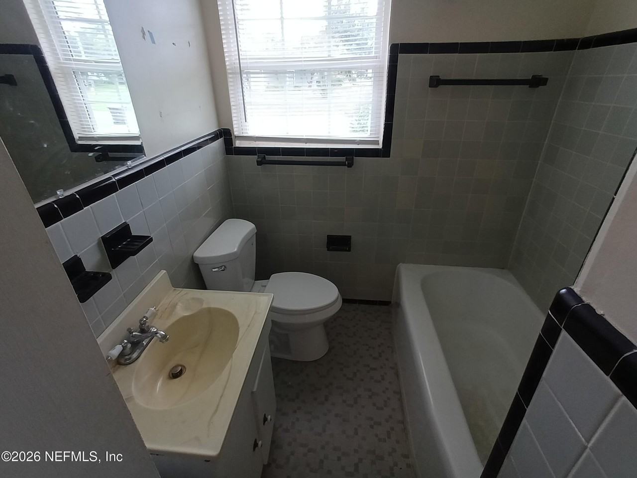 4919 Avent Dr - Photo 6 of 12