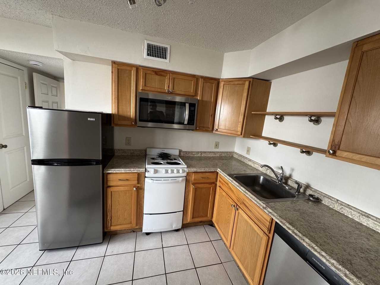 211 8th St N #1 - Photo 2 of 10