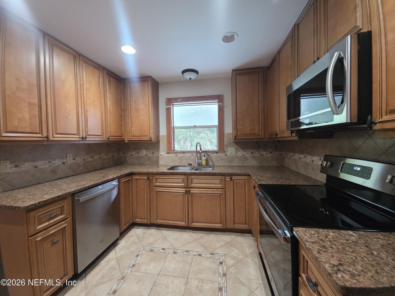 627 Grove Park Blvd - Photo 4 of 15
