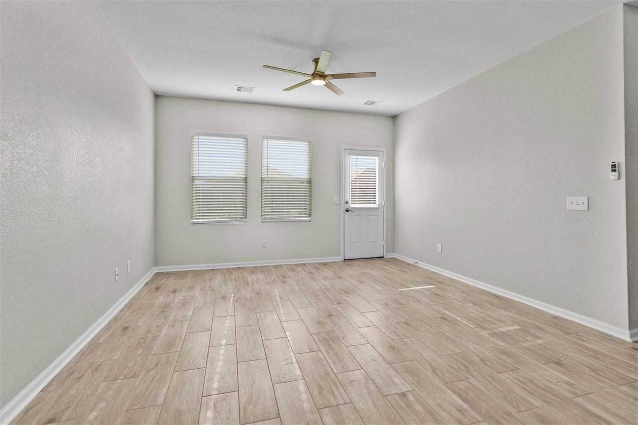 1028 White Birch Ln - Photo 6 of 24
