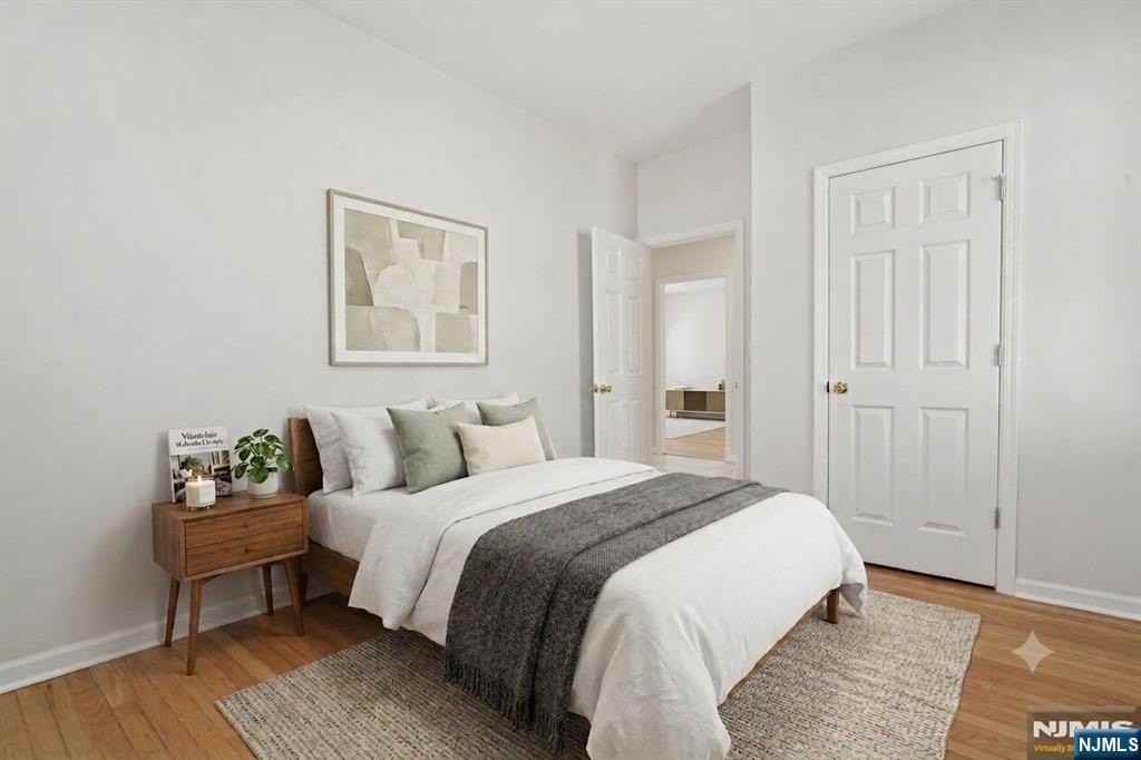 403 Abington Ave #2 - Photo 3 of 24