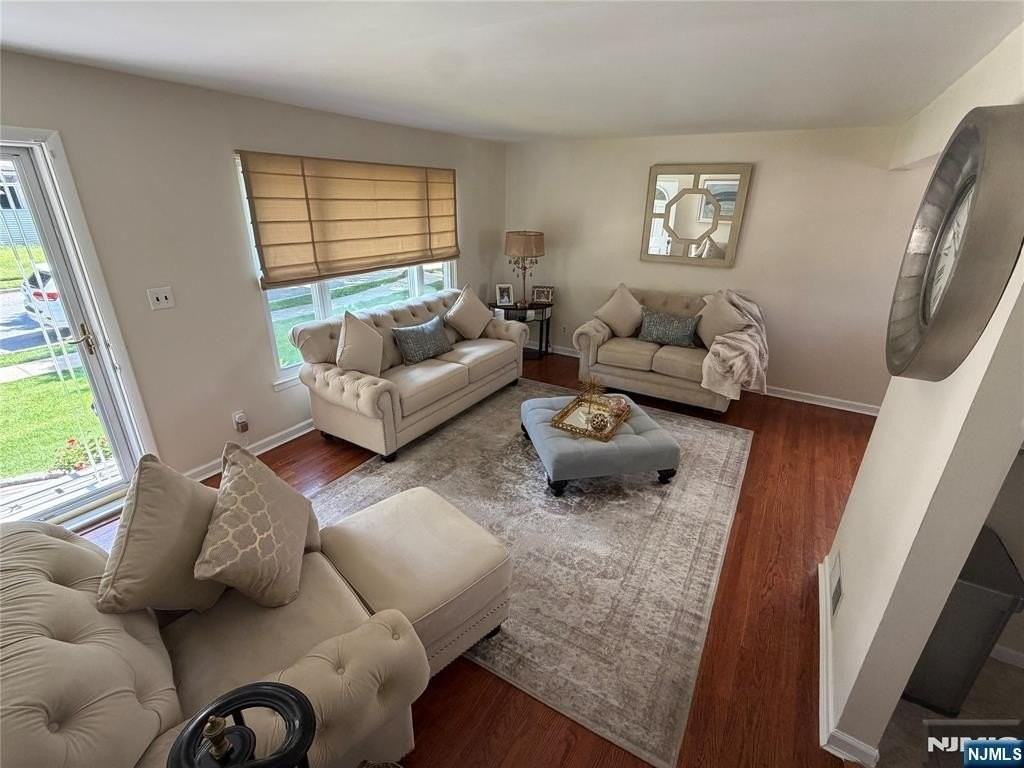 26 E Hunter Ave - Photo 4 of 32