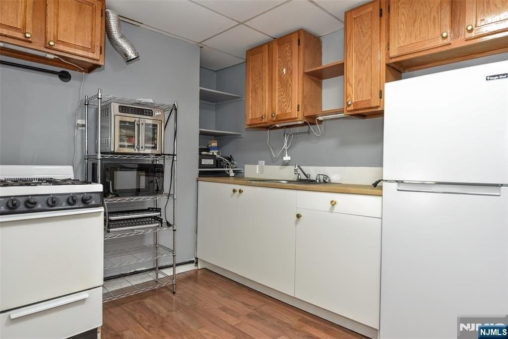 72 Newark Ave #2 - Photo 2 of 10