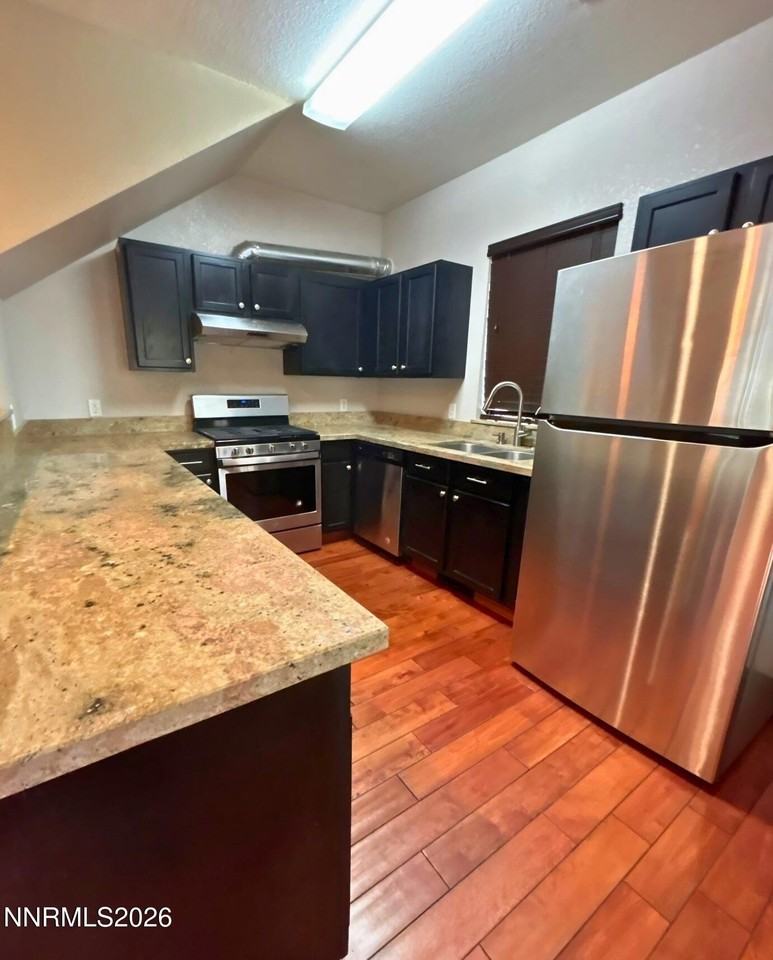 1319 Powell Ln - Photo 4 of 13