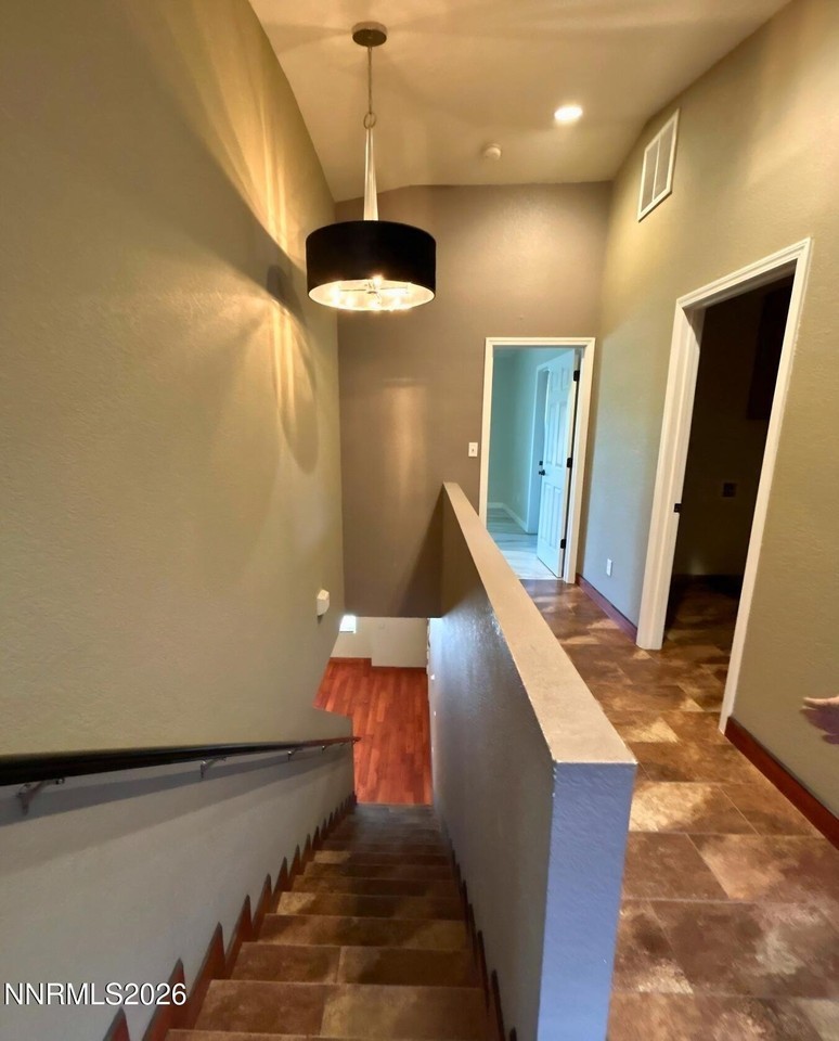 1319 Powell Ln - Photo 5 of 13