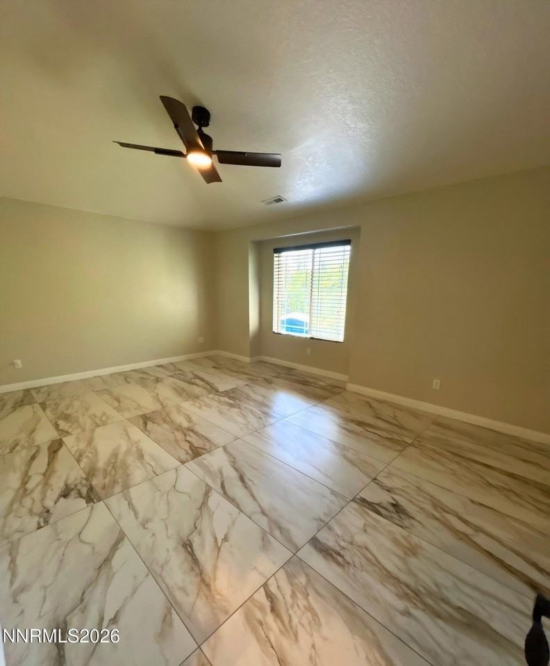 1319 Powell Ln - Photo 7 of 13